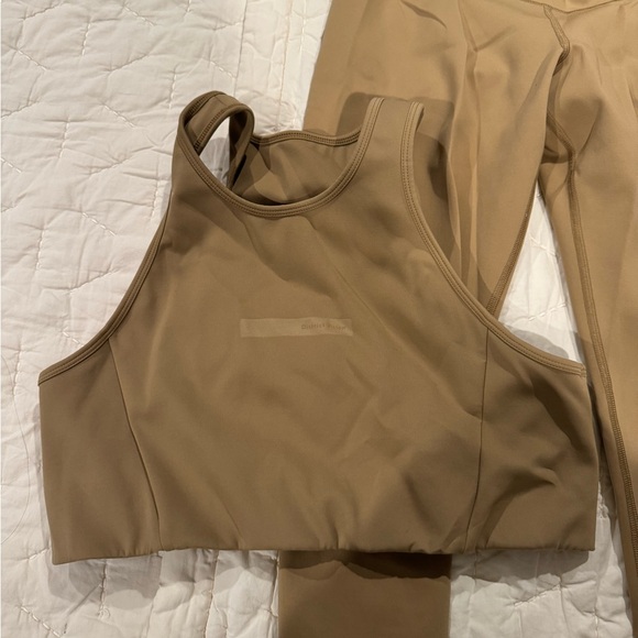 DISTRICT VISION ATHLETIC SET - Picture 5 of 6